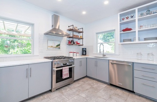 Osterville House | Relaxing Cape Cod Stay in a Charming Osterville Setting RPAM121