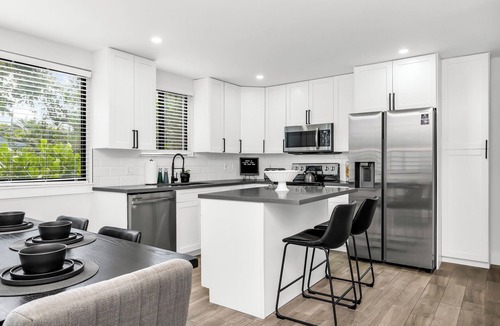 Victoria Park House | Relaxing Getaway, Minutes to Beach, Las Olas & DT