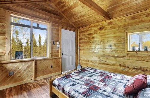 Houston House | Relaxing Rustic Cabin Retreat, Dry Cabin Experience And Year Round Fishing Fun in Houston, Alaska