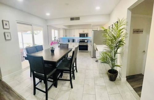 Black Mountain House | Renovated 4BR Las Vegas Home Private Pool, BBQ Ping Pong Parking 20 min to Strip