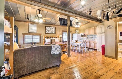 Perrysville Apartment | Renovated Bunkhouse on 12-Acre Horse Farm!