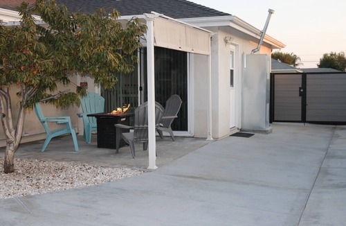 Bellflower House | Renovated Home 3B2B Near Anaheim Cerritos Long Beach Artesia Orange County LAX