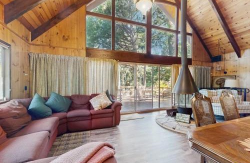 Cedar Glen House | Retro Cabin