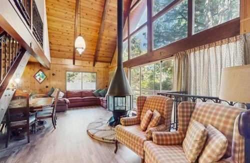 Cedar Glen House | Retro Cabin
