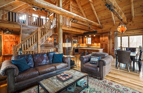 Logan Cabin | Rising Ridge Lodge | Hocking Hills, 12 Acres