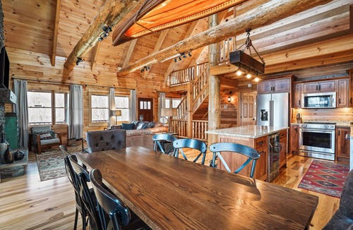 Logan Cabin | Rising Ridge Lodge | Hocking Hills, 12 Acres