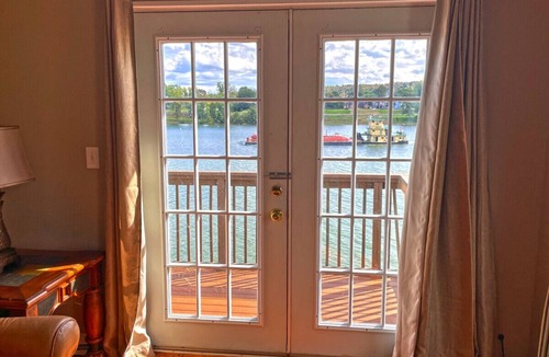 Marietta Apartment | River Port | 3 Bed Condo Waterfront on Ohio River