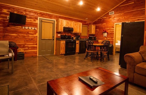 Swinging Bridge Village Cabin | Riverfront Cabin, perfect for a family vacation