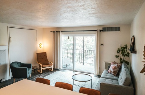 Bend Condo | Riverfront Condo 2 blocks to downtown Bend