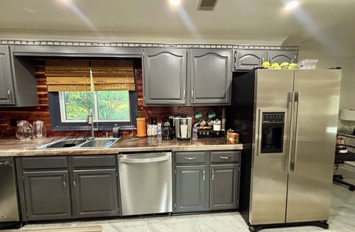 Augusta House | Riverfront Masters Rental – Private Deck + Sunset Views - Flexible Stay