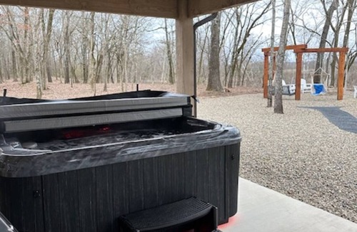 Golden Cabin | Riverfront Retreat | Beach, Fishing & Trails