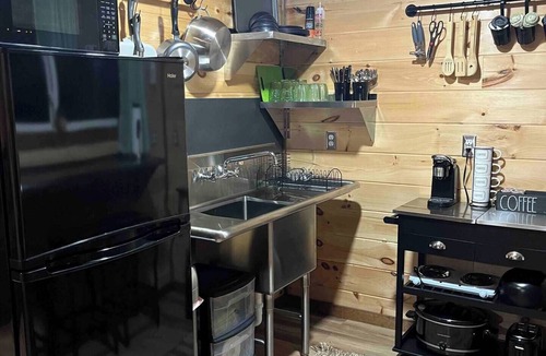 Long Bottom Cabin | Riverview Escape Cabins on the Ohio River Pet Friendly Fishing Weddings Relax