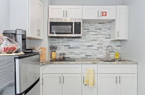 Melbourne Apartment | Riverview Yellow: Downtown Melbourne Apartment