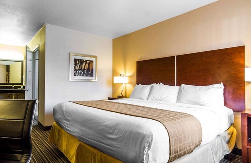 Martinez Hotel | Rodeway Inn