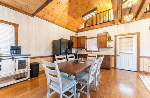 Sugarcreek House | Rural, Amish Country, sleeps 6