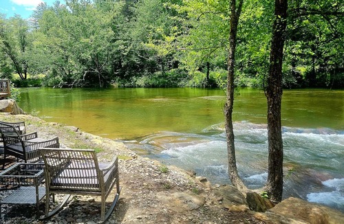 Lakemont Cabin | Rustic Cabin Retreat near Tallulah Falls, Perfect for an Escape to Georgia's Wilderness
