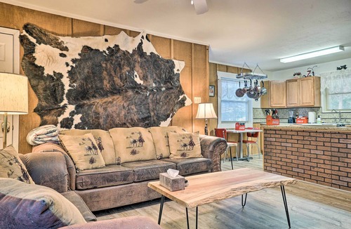 Cloudcroft Cabin | Rustic Cloudcroft Home ~ 2 Mi to Ski Slopes!