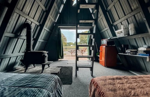 Lebanon Cabin | Rustic Farm Cabin with Fire Pit, WiFi & Breakfast Near Nashville