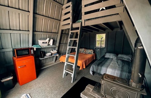 Lebanon Cabin | Rustic Farm Cabin with Fire Pit, WiFi & Breakfast Near Nashville