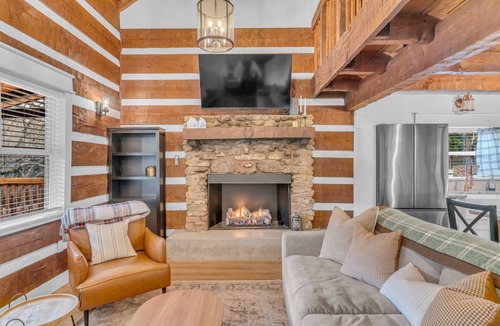 Cottontown Cabin | Rustic-Modern Cabin near Nashville Hot Tub+Fire Pit