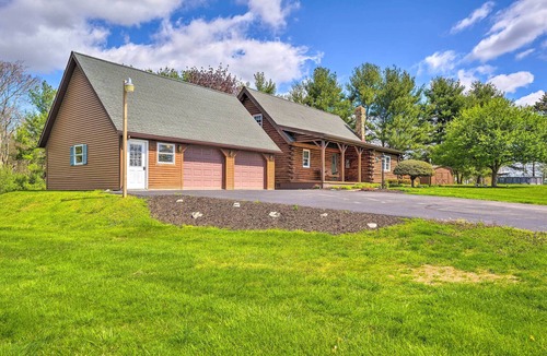 Zanesville House | Rustic Zanesville Getaway w/Expansive Yard!