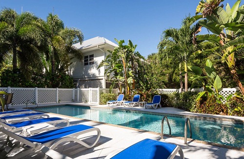 Wulfert House | Saba Winds Beachfront!