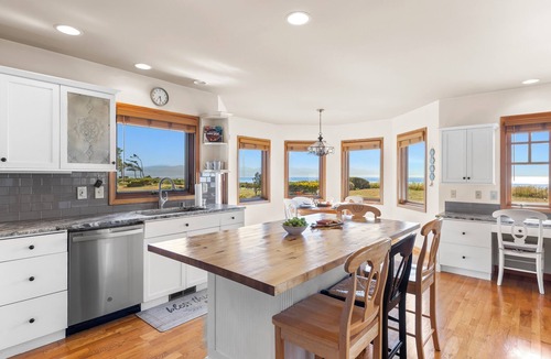 Oak Harbor House | Seacliff Haven | Waterfront Luxury, Stunning Views, Hot Tub & Game Room