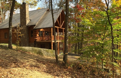 Warsaw Cabin | Secluded 3-bedroom cabin on 42 wooded acres with fishing pond, AC, WiFi