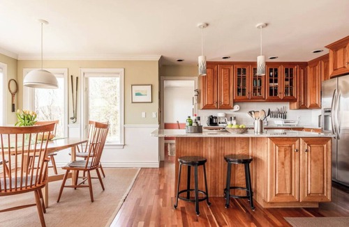 Waterbury House | Secluded Family/Group Retreat with Mountain Views & private Pool or Hot Tub