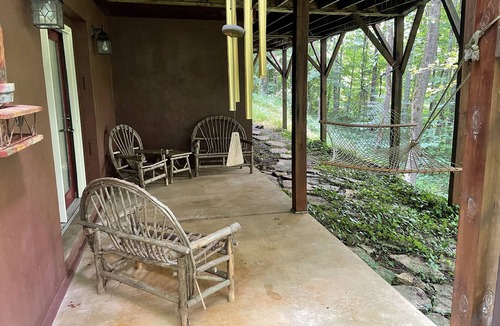 Highlands Cabin | Secluded Mountain Cabin Retreat Near Franklin & Highlands