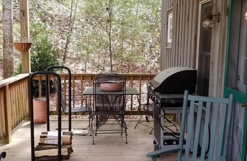 Lakemont Cabin | Secluded Mountain Cabin on 3 acre Seed Lake Property - Sleeps 6 comfortably