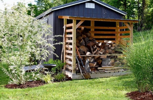 Nashport House | Serene 2BR: Near-Town Convenience Meets Nature Getaway, Ideal for All Travelers