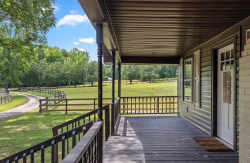Wellford House | Serene 7+ Acre Countryside Home W/Cows