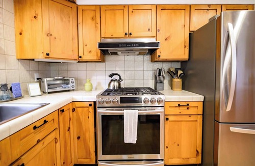 Whittier House | Serene + Spacious Boulder Oasis | Sleeps 10 | 30+
