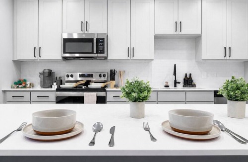 Sherman Apartment | Serene WorkerFriendly Escape w/Lndry in A+Location