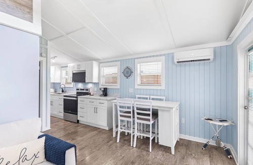 Key West Historic District House | Shared Pool + Backyard Lounge | Charming Cottage | Steps to Waterfront Dining