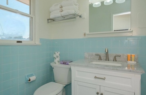 Ocracoke Cabin | 'Shelling Suite' Bluff Shoal Motel - Room 5
