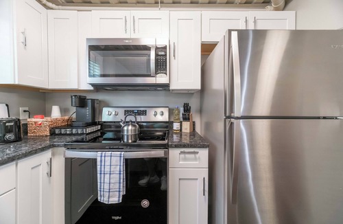 Marysville Apartment | Shipping Container/Marysville-Dublin/golf/pets ok