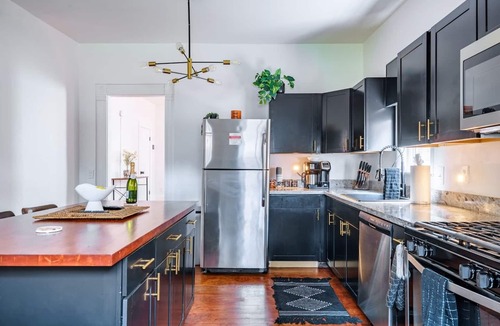 Italian Village House | Short North Convention King Bed Parking Free