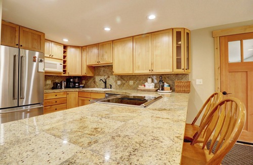 Willow Grove House | Silverthorne Escape, Big Views, 1 Car Private Garage