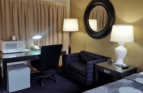 Marshfield Hotel | Simplicity Inn