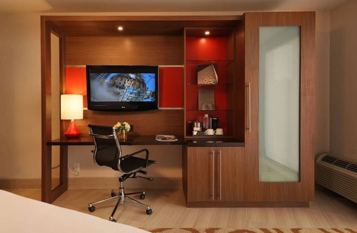 Los Angeles Hotel | Skyline King Room at Hotel Angeleno with Skyline View of LA, Room Service!