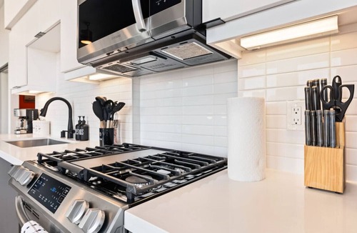 Downtown Los Angeles Apartment | Skyline Luxe, Downtown LA, Epic Rooftop Views, Walk to Dodger Stadium
