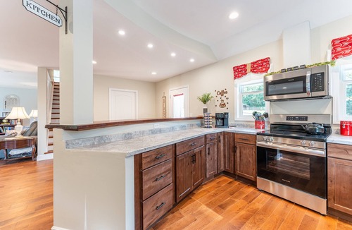 Elkton Cabin | Sleeps 6, Rural, Peaceful, Homey