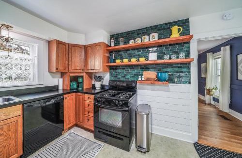 Garrettsville House | Small town vibes in Garrettsville.