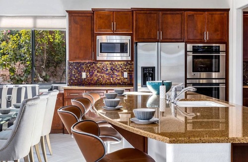 Vista Norte House | 'Some Like It Hot' Stunning 5 BR