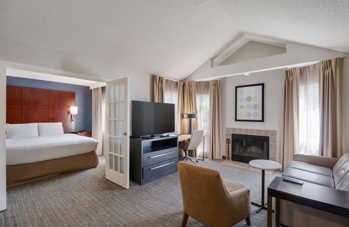 Downtown Village Hotel | Sonesta ES Suites Huntington Beach Fountain Valley