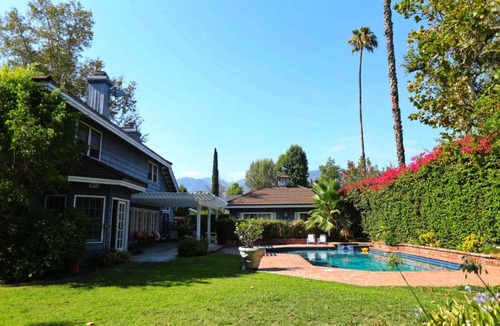 East Pasadena Villa | Spacious 4b3.5b House w/Swimming Pool in Pasadena