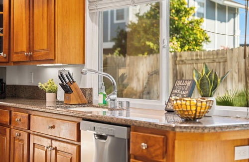 Westpark House | Spacious 5-bedroom house in Irvine with Backyard