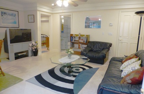 Hermosa Beach Apartment | Spacious Contemporary Style Lower Guest Apartment, Private Entry, Walk To Beach!